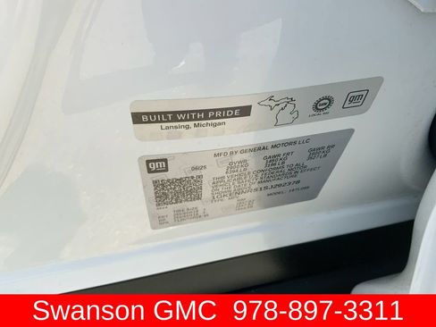 Certified 2025 GMC Acadia Elevation AWD/4WD image 33