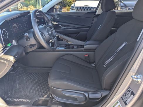 Used 2024 Hyundai Elantra SEL w/ Convenience Package image 10