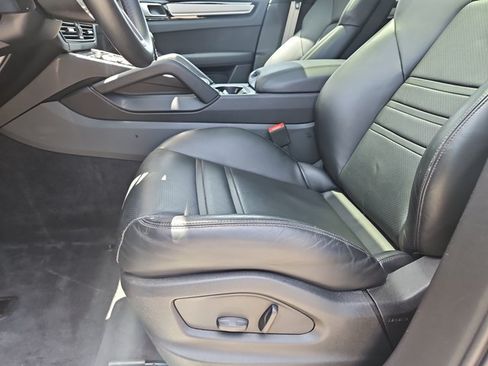 Used 2023 Porsche Cayenne Platinum Edition AWD/4WD image 24
