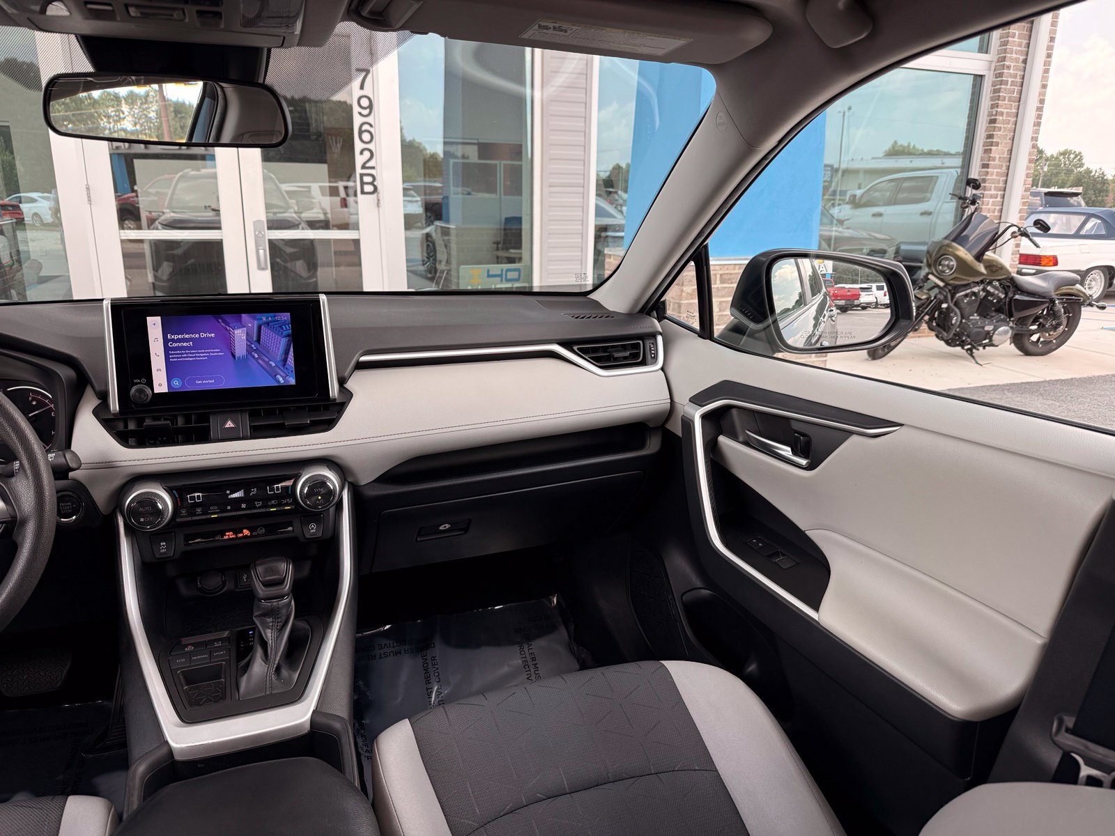 Used 2023 Toyota RAV4 XLE w/ Convenience Package FWD image 23