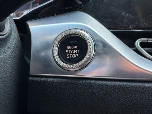 Used 2022 Kia Niro EX Premium image 5