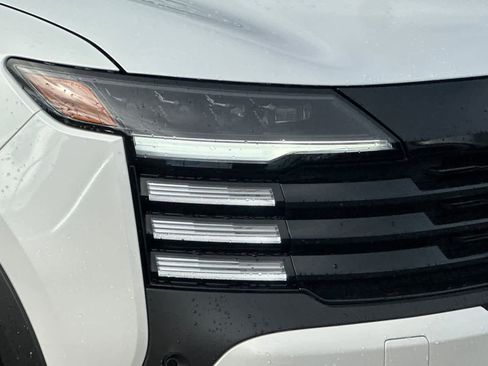 New 2026 Nissan Kicks SR image 27