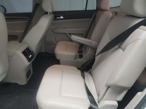 Used 2019 Volkswagen Atlas SE w/ Panoramic Sunroof Package FWD image 10