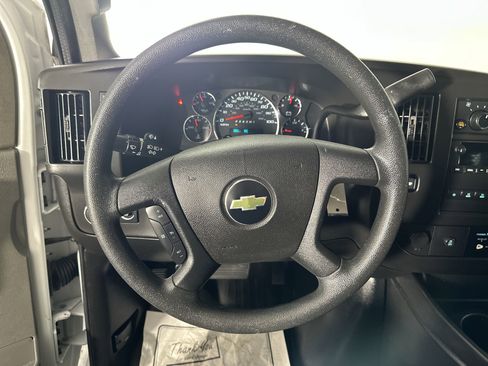 Used 2022 Chevrolet Express 2500 w/ Driver Convenience Package image 18