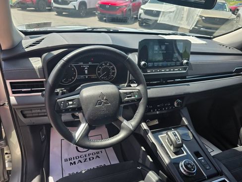 Used 2022 Mitsubishi Outlander SE AWD/4WD image 18