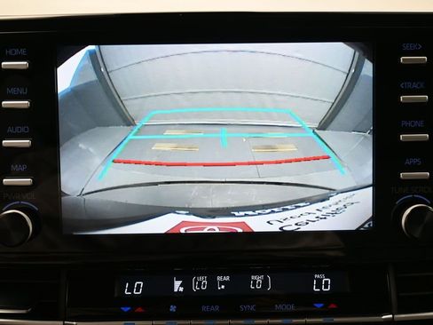 Certified 2024 Toyota Sienna XLE image 21