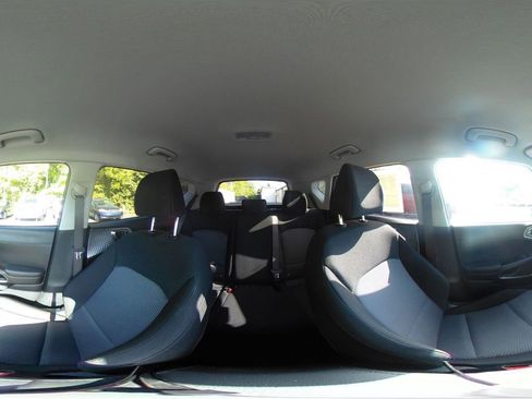 Used 2025 Kia Soul LX w/ LX Technology Package FWD image 37