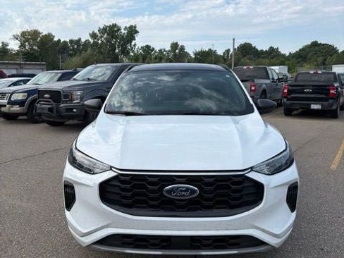 Used 2023 Ford Escape ST-Line w/ Tech Pack #1 AWD/4WD image 6