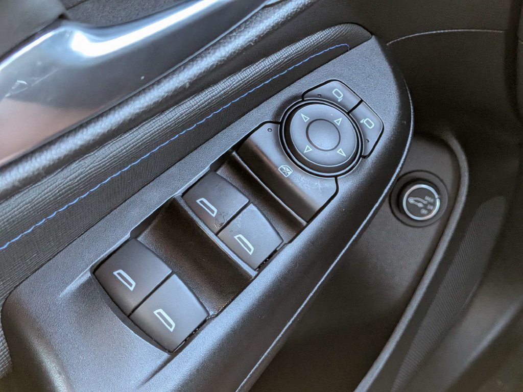 Used 2024 Buick Envista Sport Touring w/ Convenience II Package FWD image 24