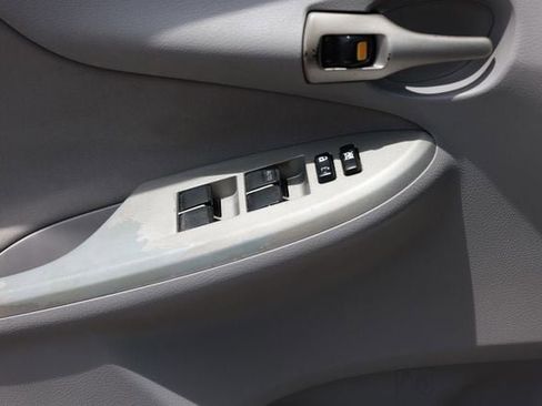 Used 2011 Toyota Corolla LE FWD image 44