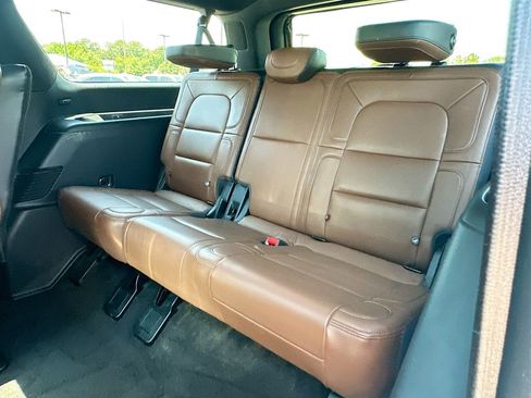 Used 2022 Lincoln Navigator L Reserve AWD/4WD image 28