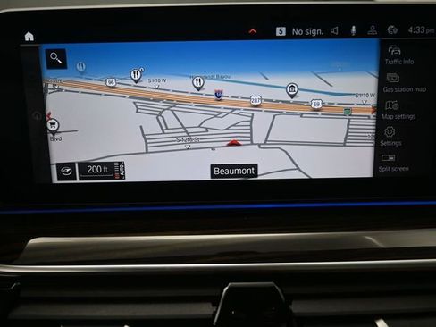 Used 2022 BMW 540i w/ Premium Package image 32