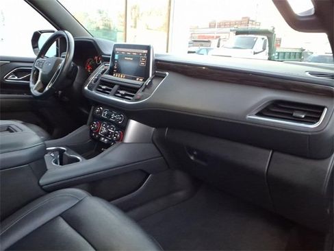 Used 2021 Chevrolet Tahoe Z71 w/ Luxury Package image 19