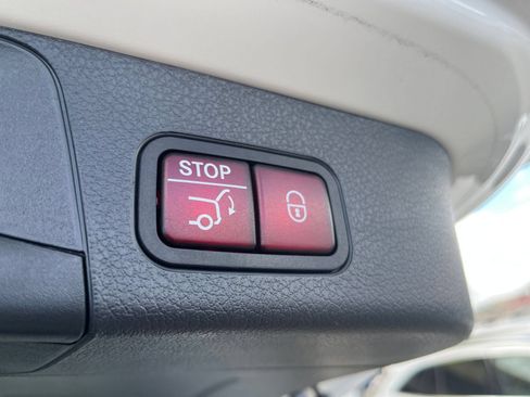 Used 2025 Mercedes-Benz GLB 250 4MATIC image 19