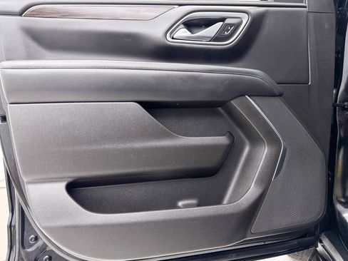 Used 2021 Chevrolet Suburban LS image 27