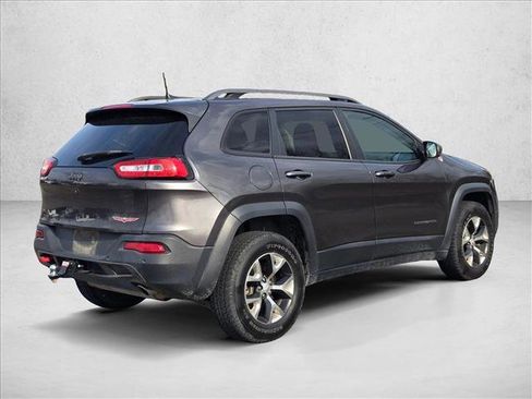 Used 2017 Jeep Cherokee Trailhawk image 5