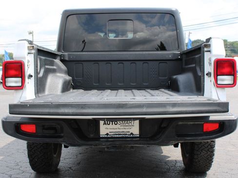 Used 2025 Jeep Gladiator Sport AWD/4WD image 9