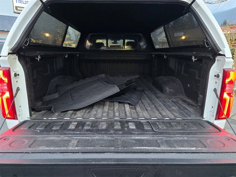 Used 2020 Chevrolet Silverado 3500 High Country w/ Technology Package image 16