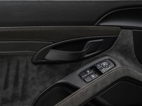 Used 2018 Porsche 911 GT2 RS RWD image 40