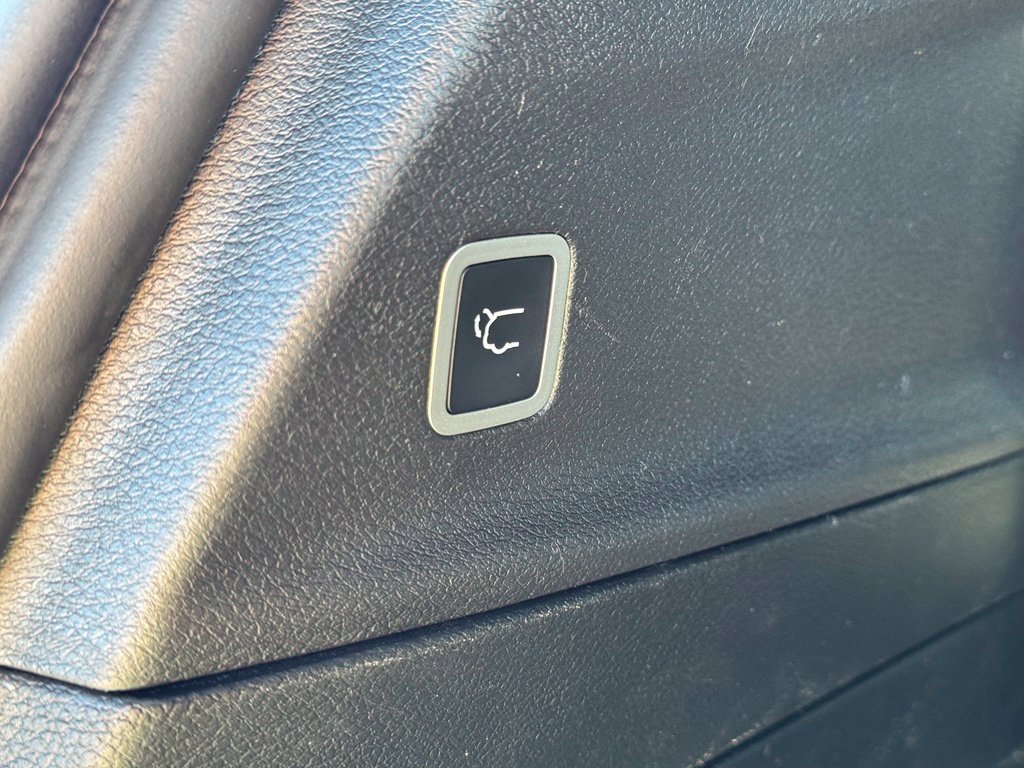 Used 2025 Chrysler Pacifica Select FWD image 12