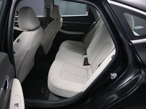 Used 2025 Hyundai Sonata SEL FWD image 11