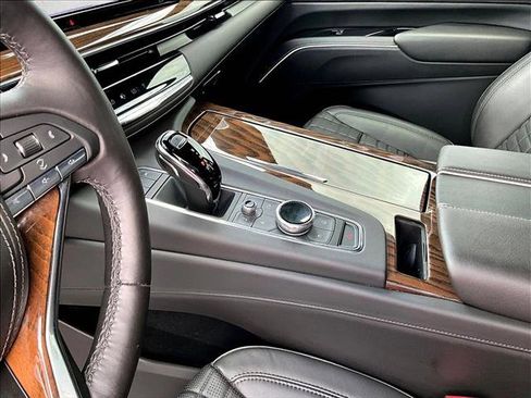 Used 2023 Cadillac Escalade Sport Platinum AWD/4WD image 15