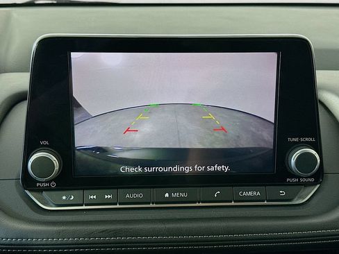 Used 2025 Nissan Rogue SV FWD image 19