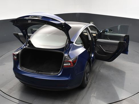 Used 2018 Tesla Model 3 Long Range image 23