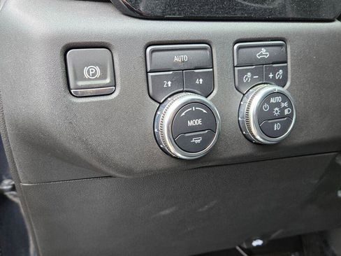 Used 2025 GMC Sierra 1500 Elevation image 25