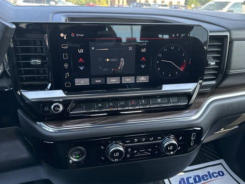 Used 2024 GMC Sierra 1500 Elevation image 18