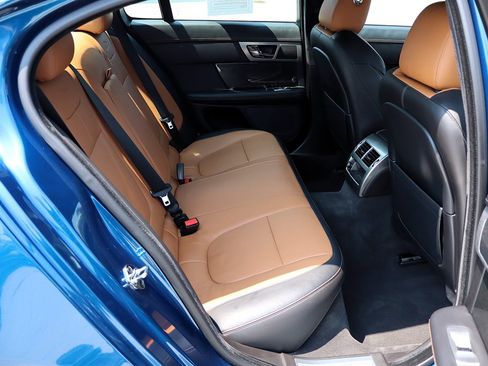 Used 2013 Jaguar XF R RWD image 26