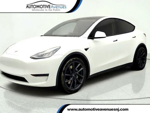 Used 2020 Tesla Model Y Long Range AWD/4WD image 1