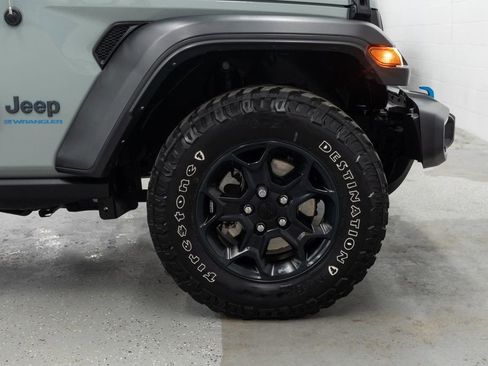 Used 2023 Jeep Wrangler Unlimited w/ 8.4" Radio Group image 30