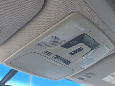 Used 2017 Toyota Sienna Limited image 23