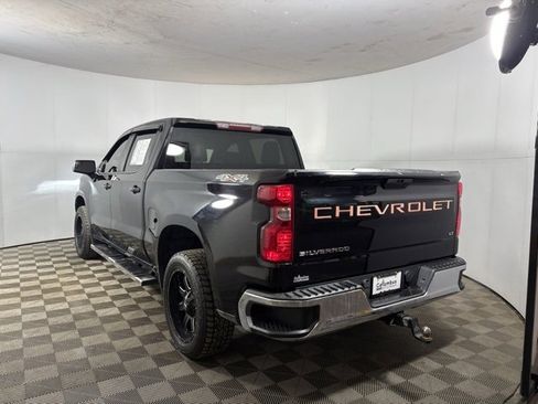 Used 2021 Chevrolet Silverado 1500 LT image 3