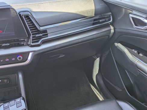 Used 2023 Kia Sportage EX FWD image 17
