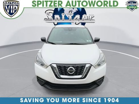 Used 2020 Nissan Kicks S image 3