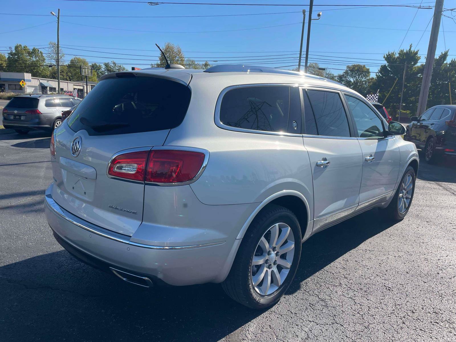 Used 2016 Buick Enclave Premium w/ Experience Buick Package FWD image 8