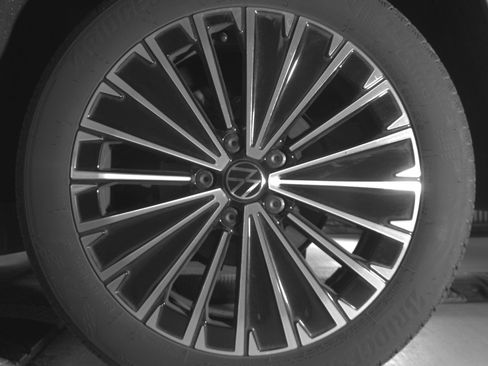 Used 2025 Volkswagen Taos SE image 14