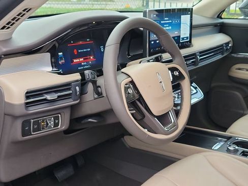 Certified 2024 Lincoln Corsair FWD image 10