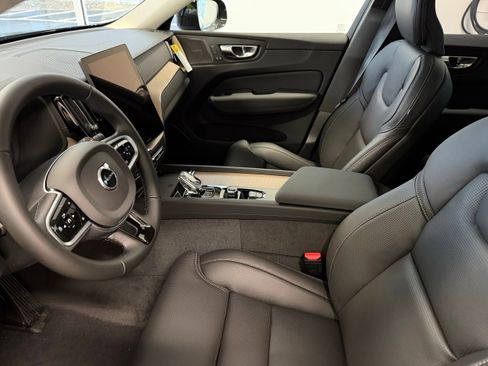 New 2026 Volvo XC60 T8 Ultra w/ Protection Package Premier image 11