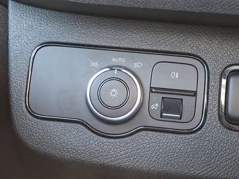 Used 2020 Mercedes-Benz Sprinter 144 Cargo image 24