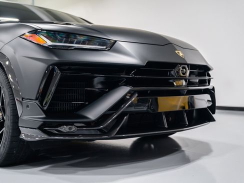 Used 2024 Lamborghini Urus Performante AWD/4WD image 30
