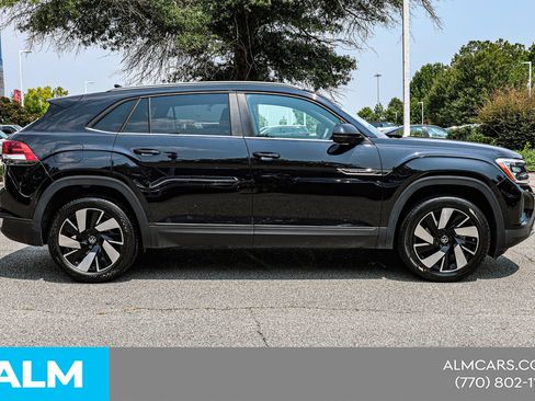 Used 2025 Volkswagen Atlas Cross Sport SE FWD image 10