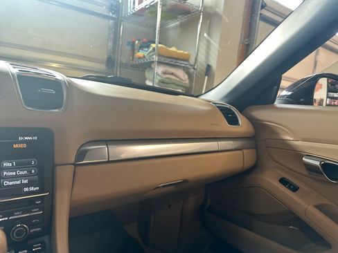 Used 2013 Porsche Boxster image 11