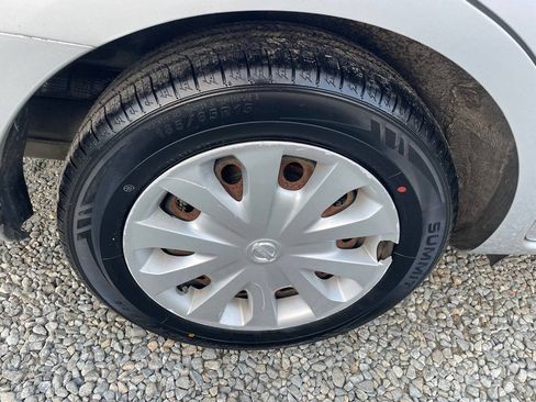 Used 2018 Nissan Versa SV FWD image 29