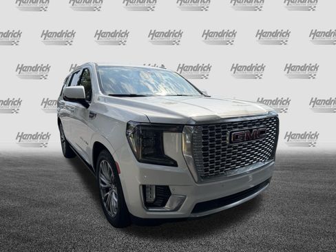 Used 2021 GMC Yukon Denali w/ Denali Ultimate Package AWD/4WD image 2