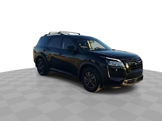 Used 2022 Nissan Pathfinder SV w/ SV Premium Package video 2