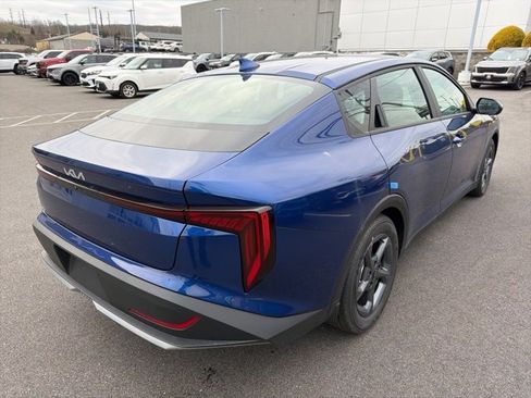 New 2025 Kia K4 LXS image 3