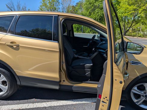 Used 2014 Ford Escape SE image 6
